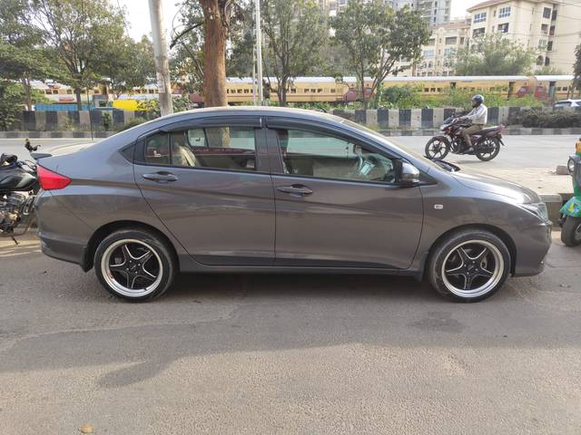 https://images10.gaadi.com/usedcar_image/4041622/original/6075947cf0ceb4b3bc958cc412bcf1cb.jpg?imwidth=6401