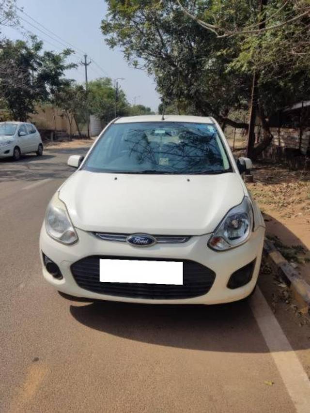 https://images10.gaadi.com/usedcar_image/4041670/original/processed_efceb651-1136-4bf2-8f27-878a104c37d8.jpg?imwidth=6400