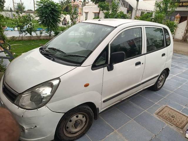 https://images10.gaadi.com/usedcar_image/4041948/original/processed_92f9be00-9edd-48b0-ba10-8508ba68e5c2.jpg?imwidth=6400