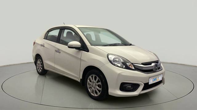 https://images10.gaadi.com/usedcar_image/4042069/original/5dd02fee92ef0d46ce29bbed5f74abe9.jpg?imwidth=6400