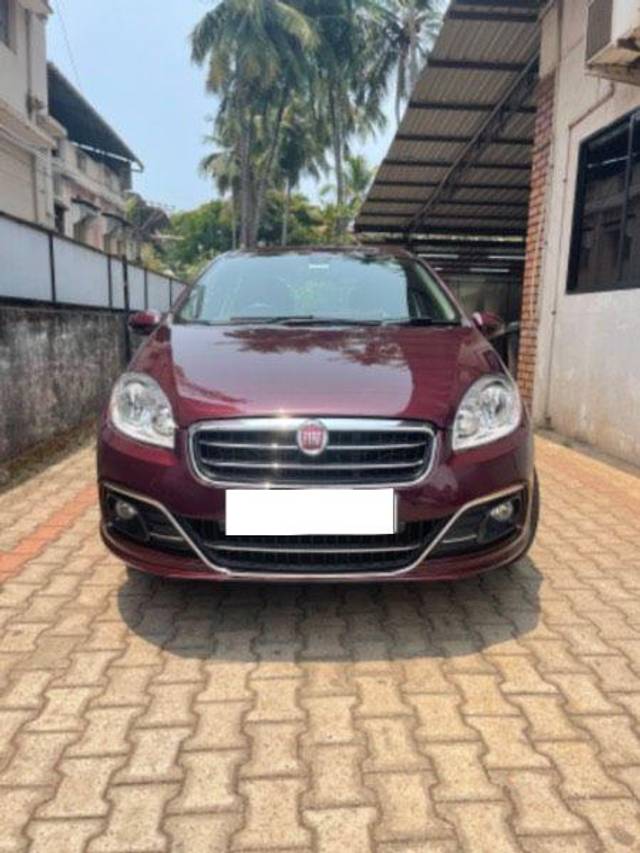 https://images10.gaadi.com/usedcar_image/4042080/original/processed_876f7057-0d15-47dc-b679-8709965c50c1.jpeg?imwidth=6400