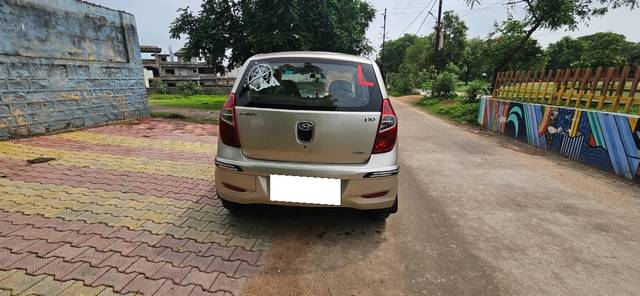 https://images10.gaadi.com/usedcar_image/4042108/original/processed_281190f8-2e56-4a3a-97bd-2e27b690d6ca.jpg?imwidth=6401