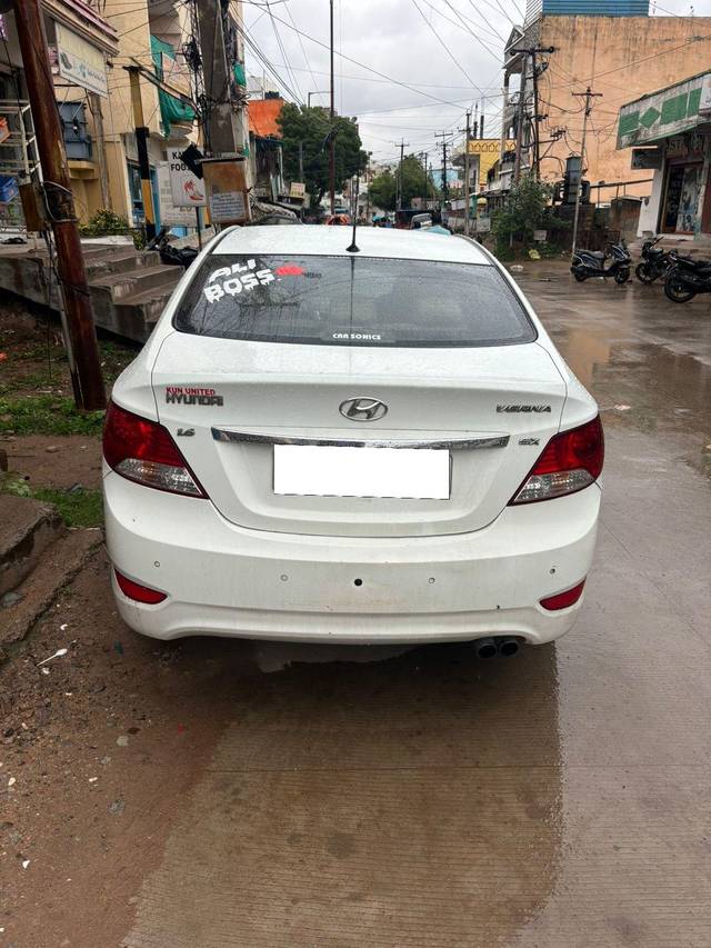 https://images10.gaadi.com/usedcar_image/4042292/original/processed_8eba24d2ef50c9dba97178747c001cde.jpg?imwidth=6401