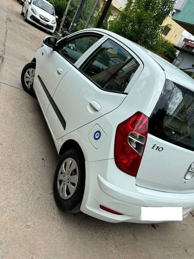 https://images10.gaadi.com/usedcar_image/4042300/original/processed_5125d416e2605c05484d82a44c525ff7.jpg?imwidth=6402