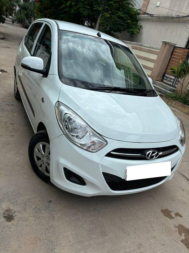 https://images10.gaadi.com/usedcar_image/4042300/original/processed_df183197eac5b2a3370b1f47bd4b9014.jpg?imwidth=6400