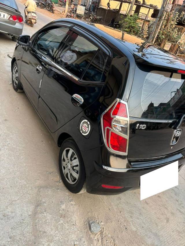 https://images10.gaadi.com/usedcar_image/4042306/original/processed_b9eb9f3a474c55f5da2a2935aed8fff0.jpg?imwidth=6400