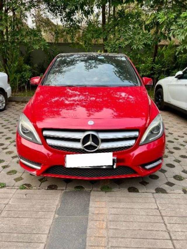 https://images10.gaadi.com/usedcar_image/4042461/original/processed_7cd7a7b9-fca9-4993-b47d-21c4da36fd77.jpeg?imwidth=6400