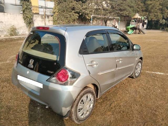 https://images10.gaadi.com/usedcar_image/4042598/original/processed_d939e7f3-4fd3-4832-b1d7-0ce4df784fdc.jpeg?imwidth=6402