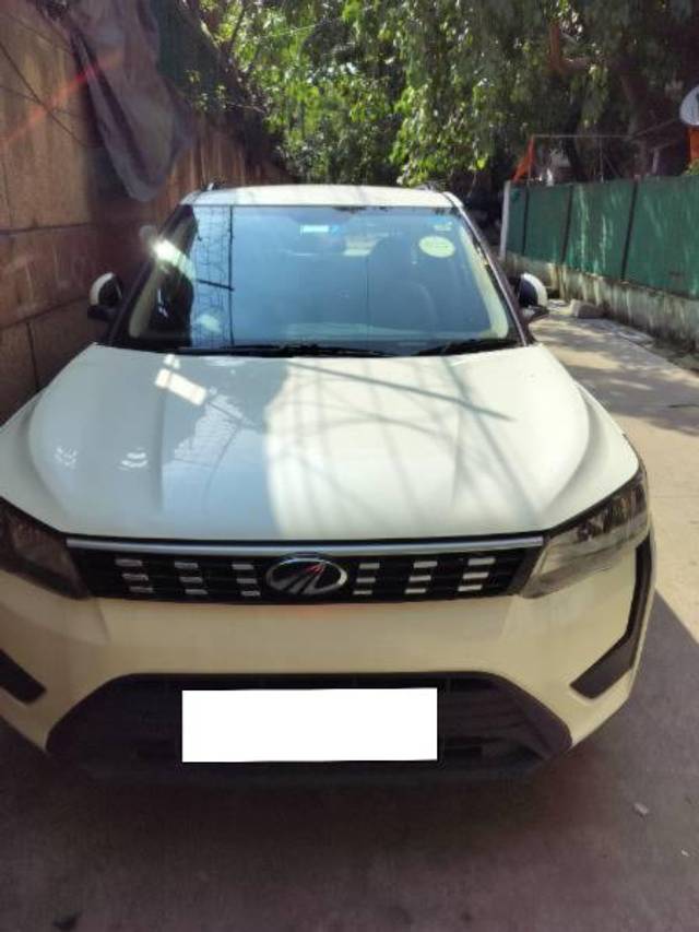 https://images10.gaadi.com/usedcar_image/4042875/original/processed_20d916c4-fe14-4a65-9467-afdbf9af765e.jpg?imwidth=6400