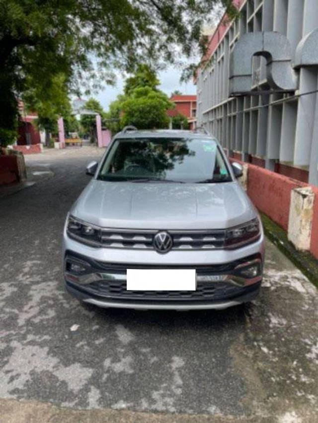 https://images10.gaadi.com/usedcar_image/4042921/original/processed_abb21ecc-0501-4538-baa4-60790228016c.jpg?imwidth=6400