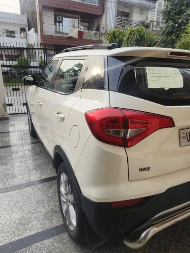 https://images10.gaadi.com/usedcar_image/4042996/original/processed_a7f1cd86-bc31-4c0d-ba86-3b43ce0ee403.jpg?imwidth=6402