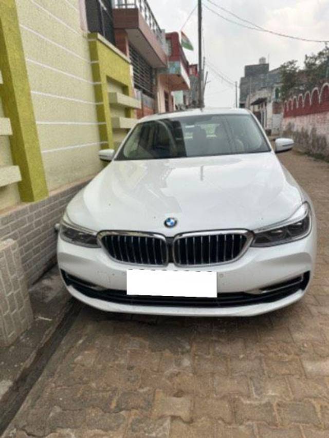 https://images10.gaadi.com/usedcar_image/4043009/original/processed_325a4fbc-5398-4626-a48b-6ec22159371d.jpg?imwidth=6402