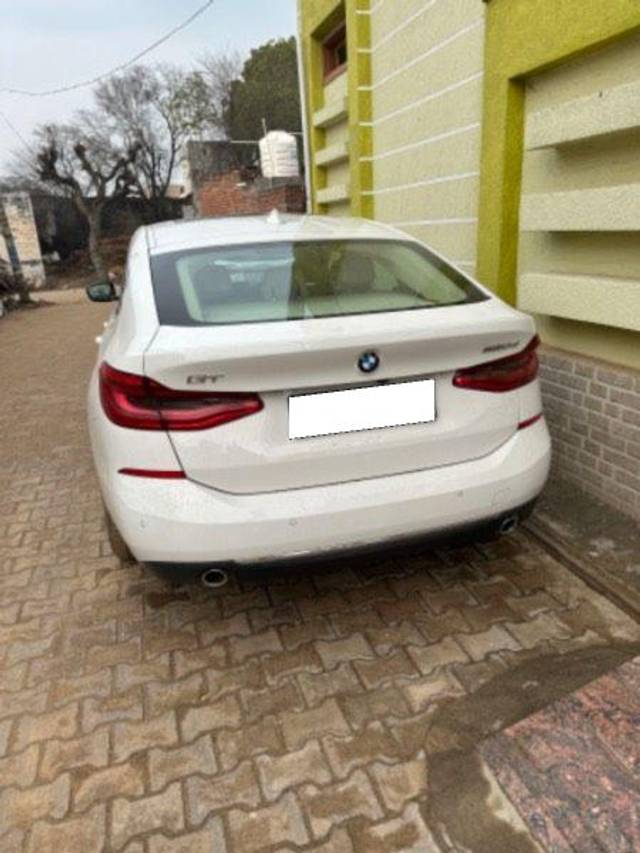 https://images10.gaadi.com/usedcar_image/4043009/original/processed_e348d3c2-447e-4359-816e-5ce364d950ef.jpg?imwidth=6401