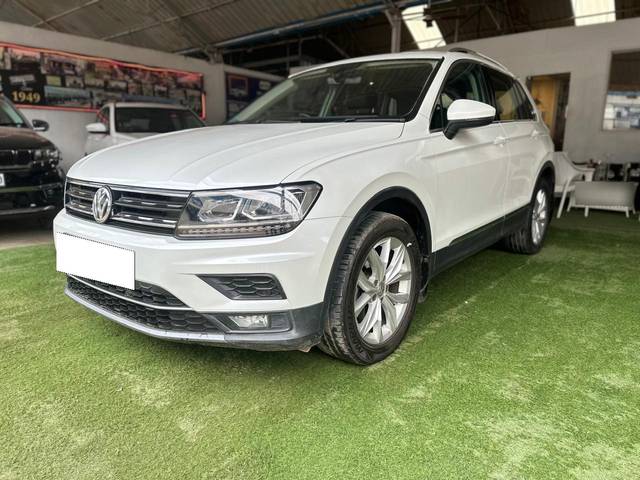 https://images10.gaadi.com/usedcar_image/4043178/original/processed_563d3b08949d7aac0606056de60af02a.jpg?imwidth=6402