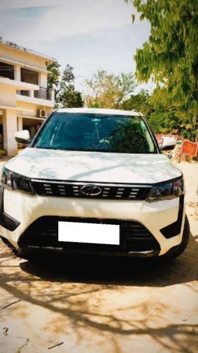 https://images10.gaadi.com/usedcar_image/4043279/original/processed_f7424564-4c34-44b8-a15f-06f3b515b886.jpg?imwidth=6400