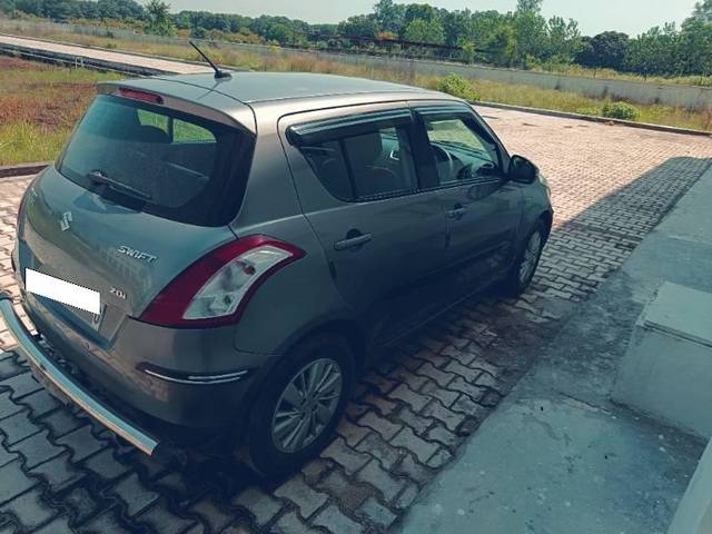 https://images10.gaadi.com/usedcar_image/4043699/original/processed_e84ddc27-47ba-4f85-ba84-55c24ec30af0.jpg?imwidth=6401