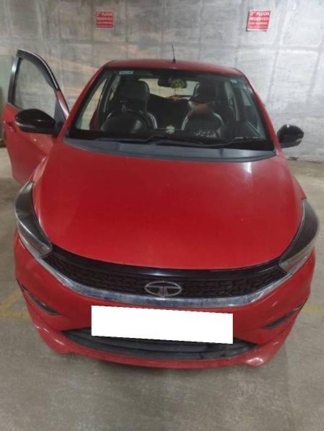 https://images10.gaadi.com/usedcar_image/4043985/original/processed_2b2b2c2d-dc90-414f-bce9-7a1467b0f8a8.jpeg?imwidth=6400