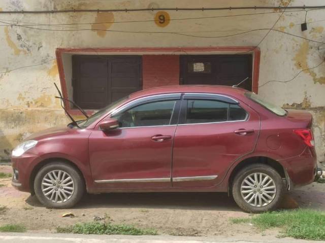 https://images10.gaadi.com/usedcar_image/4044022/original/processed_7cf31311-8721-4e99-b15d-472c278bb55c.jpg?imwidth=6402