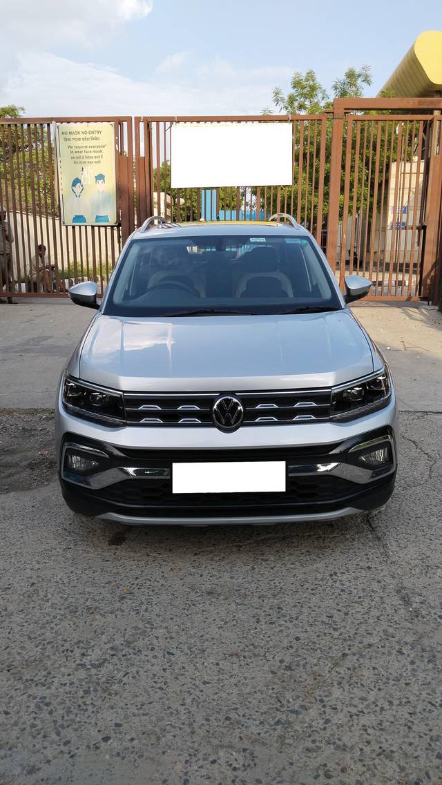 https://images10.gaadi.com/usedcar_image/4044213/original/processed_d725d2e897eaca523637d1710fd78e4e.jpg?imwidth=6402