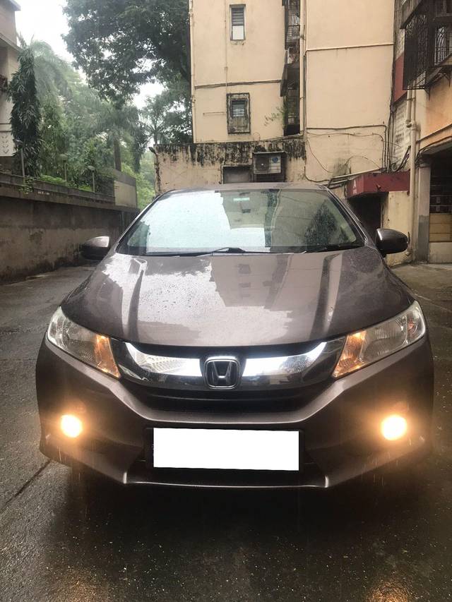 https://images10.gaadi.com/usedcar_image/4044332/original/processed_e1d05fb4bfc0ca05a8479d6fb979b71f.jpg?imwidth=6400