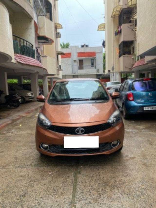 https://images10.gaadi.com/usedcar_image/4044361/original/processed_60204631-ad09-4f80-bae1-6358e9ee28d3.jpeg?imwidth=6400