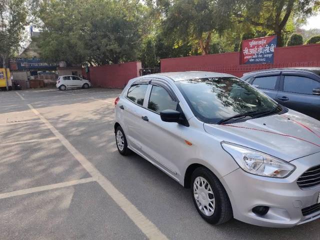 https://images10.gaadi.com/usedcar_image/4044625/original/processed_dd942083-24f7-4027-8748-039f7ca21891.jpg?imwidth=6402