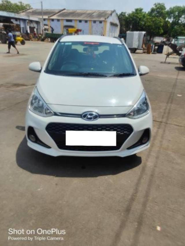 https://images10.gaadi.com/usedcar_image/4044710/original/processed_4f958298-0701-41d5-a7cb-1f8aa5eb1689.jpg?imwidth=6400