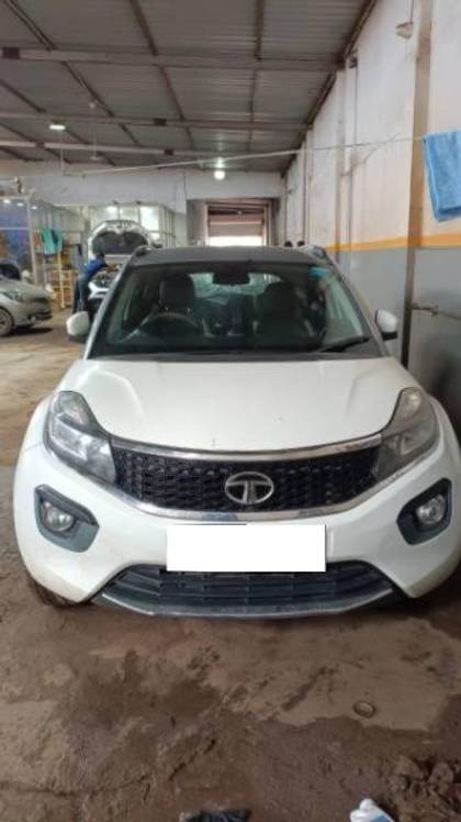 Tata Nexon 1.5 Revotorq XZ Plus Dual Tone