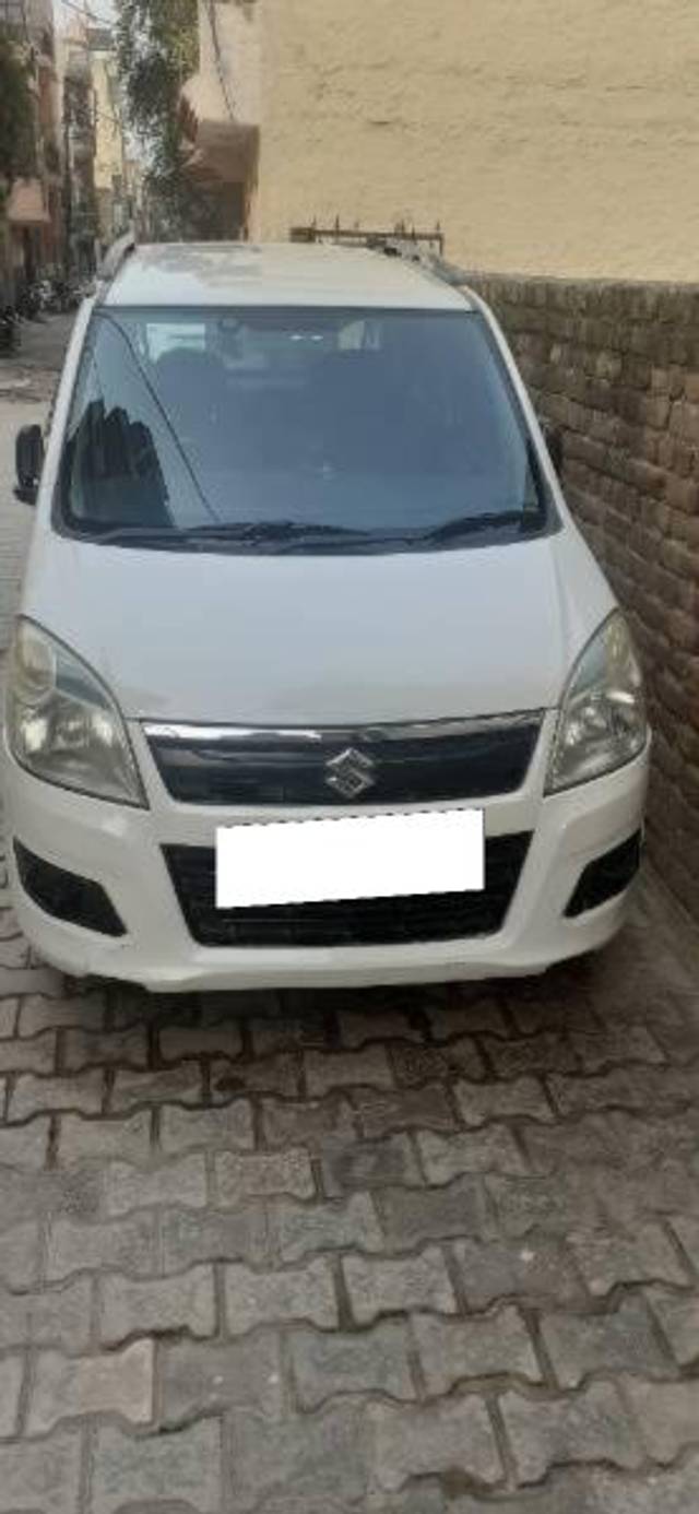 https://images10.gaadi.com/usedcar_image/4044872/original/processed_3d9c27f0-6ed3-4615-ae94-5fc9e51c7577.jpg?imwidth=6400