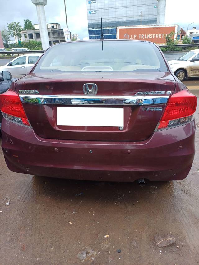 https://images10.gaadi.com/usedcar_image/4045041/original/processed_7f6e13f7a9c3c9d59aaffdd039ed7571.jpg?imwidth=6401