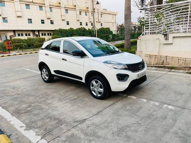 https://images10.gaadi.com/usedcar_image/4045095/original/processed_efb605f2-2686-4b4c-b3c7-af1a88829d2f.jpeg?imwidth=6400