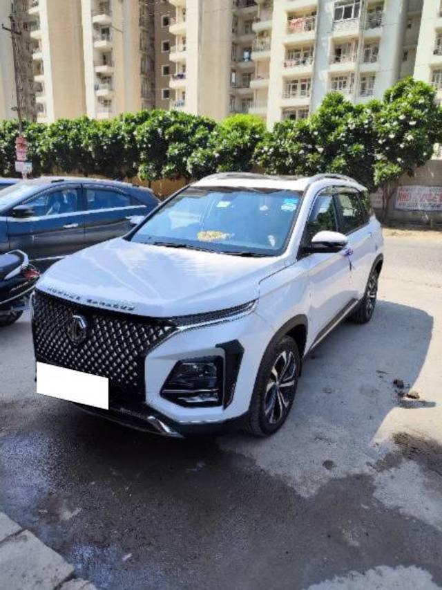 https://images10.gaadi.com/usedcar_image/4045164/original/processed_52975606-ebd9-4b09-bfc9-3476000a8ad5.jpg?imwidth=6400