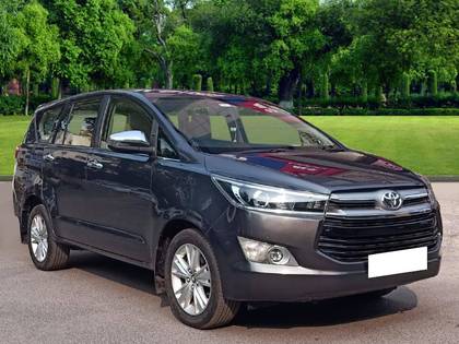 Toyota Innova Crysta 2.4 GX MT