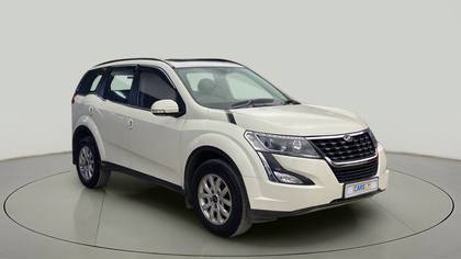 Mahindra XUV500 W9