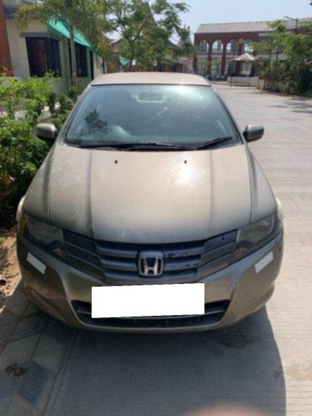 https://images10.gaadi.com/usedcar_image/4045370/original/processed_9d49571b-78d0-4da4-92c7-78fd494111a5.jpeg?imwidth=6400