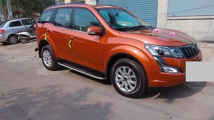 Mahindra XUV500 W10 2WD