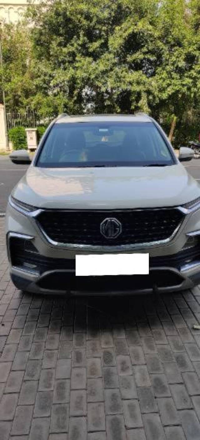 https://images10.gaadi.com/usedcar_image/4045959/original/processed_5d2d916e-fb25-4a55-8666-7de2a3197162.jpg?imwidth=6402