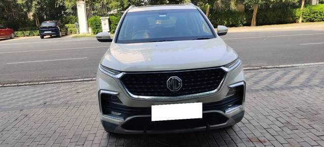 https://images10.gaadi.com/usedcar_image/4045959/original/processed_f00000a3-f4d5-47a2-9485-a73657786934.jpg?imwidth=6400