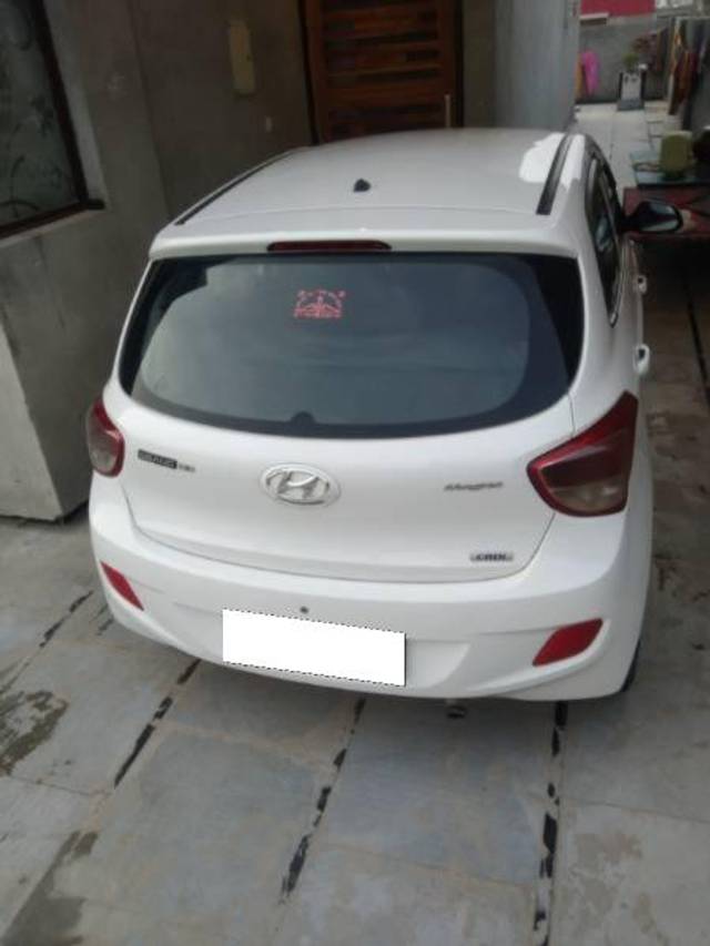 https://images10.gaadi.com/usedcar_image/4046015/original/processed_475d1e4b-6e02-4914-bf93-70b583aae655.jpg?imwidth=6401