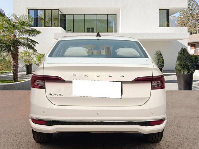 https://images10.gaadi.com/usedcar_image/4046193/original/processed_0ad4fbf16ec1fc9db90e891854217038.jpg?imwidth=6402