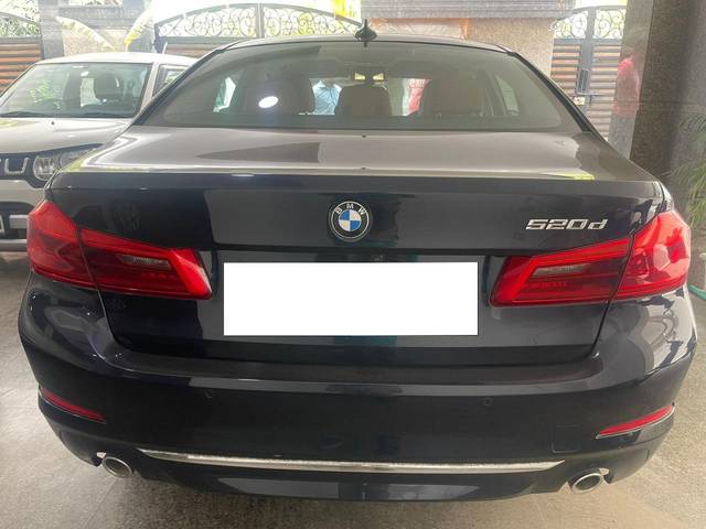 https://images10.gaadi.com/usedcar_image/4046324/original/processed_c25eb7e941ff91ed2f17505754a1e597.jpg?imwidth=6401