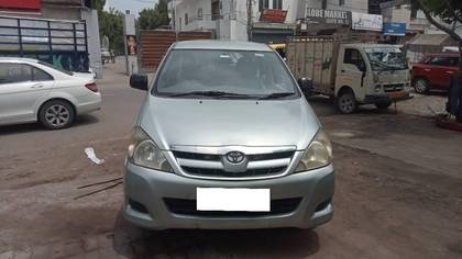 Toyota Innova 2.0 V