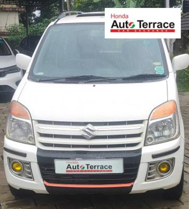 https://images10.gaadi.com/usedcar_image/4046417/original/af477081ae0c70982f229d63311721a2.jpeg?imwidth=6400