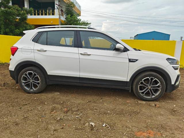 https://images10.gaadi.com/usedcar_image/4046443/original/processed_92b9bc129f29ef8b0b039bf2dbe091f1.jpg?imwidth=6401