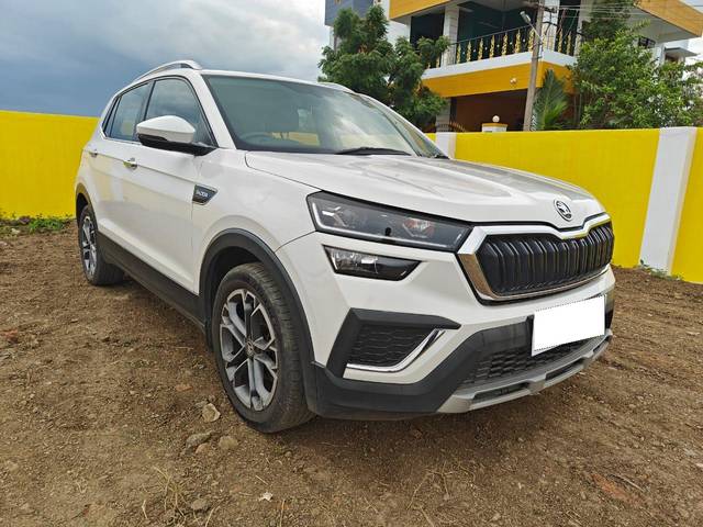 https://images10.gaadi.com/usedcar_image/4046443/original/processed_a023b9c015d2d055da12715df7b0a139.jpg?imwidth=6400