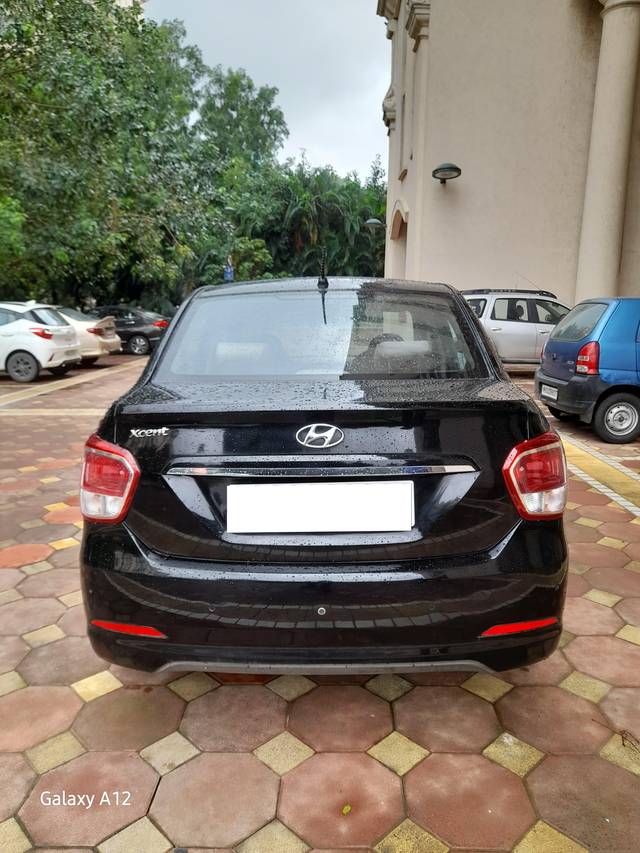 https://images10.gaadi.com/usedcar_image/4046643/original/processed_b84ad0ff149dd0afd5628ae144443295.jpeg?imwidth=6402