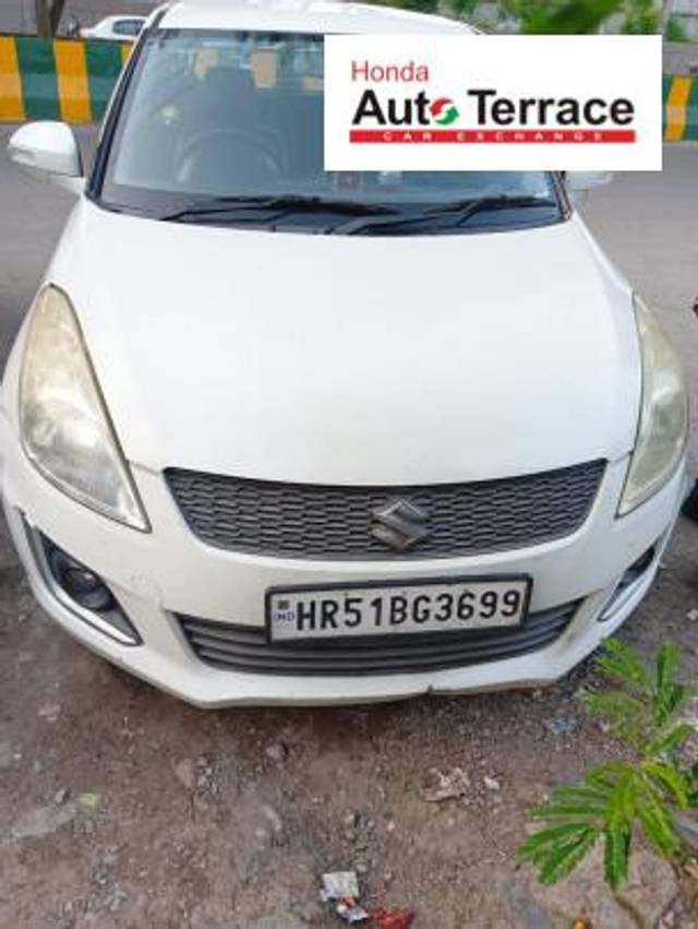 https://images10.gaadi.com/usedcar_image/4046715/original/418737a62ccf9a054bfefbd66ce16a22.jpeg?imwidth=6400