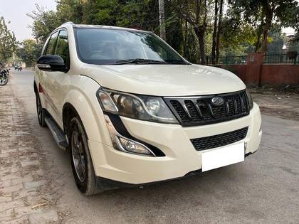 Mahindra XUV500 W8 2WD