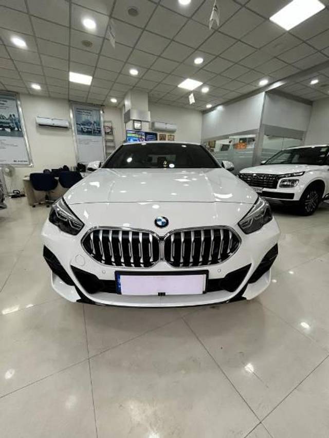 https://images10.gaadi.com/usedcar_image/4047113/original/processed_396be5dd-1043-4aaf-a750-8effd258c235.jpg?imwidth=6400