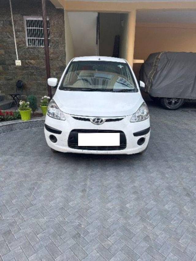 https://images10.gaadi.com/usedcar_image/4047182/original/processed_ab4a8a80-3a56-45a8-9ef5-56fac3b79328.jpg?imwidth=6400